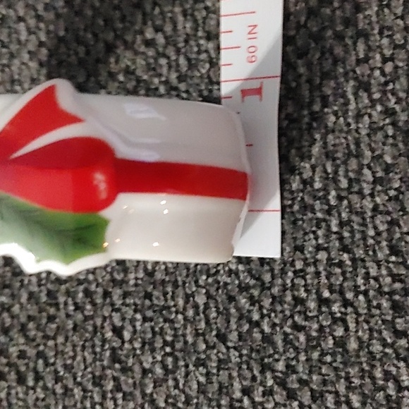 Vintage Mount Clemons Ribbon & Holly Napkin Ring 6 Piece Set Red Bow Green Holly - Picture 8 of 8